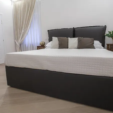 Starhome Pantheon 게스트하우스 4*