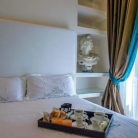 Starhome Pantheon Pensión 4*