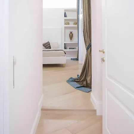 Pensionat Starhome Pantheon 4*